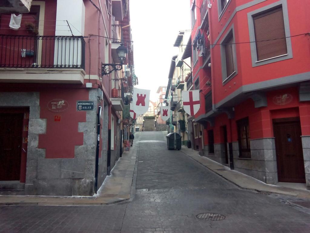Andra Mari Apartamentu Turistikoak 베르메오 외부 사진