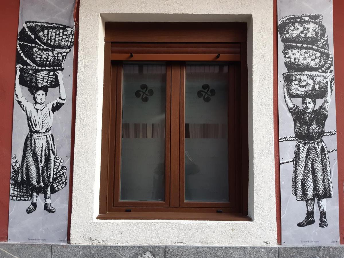 Andra Mari Apartamentu Turistikoak 베르메오 외부 사진